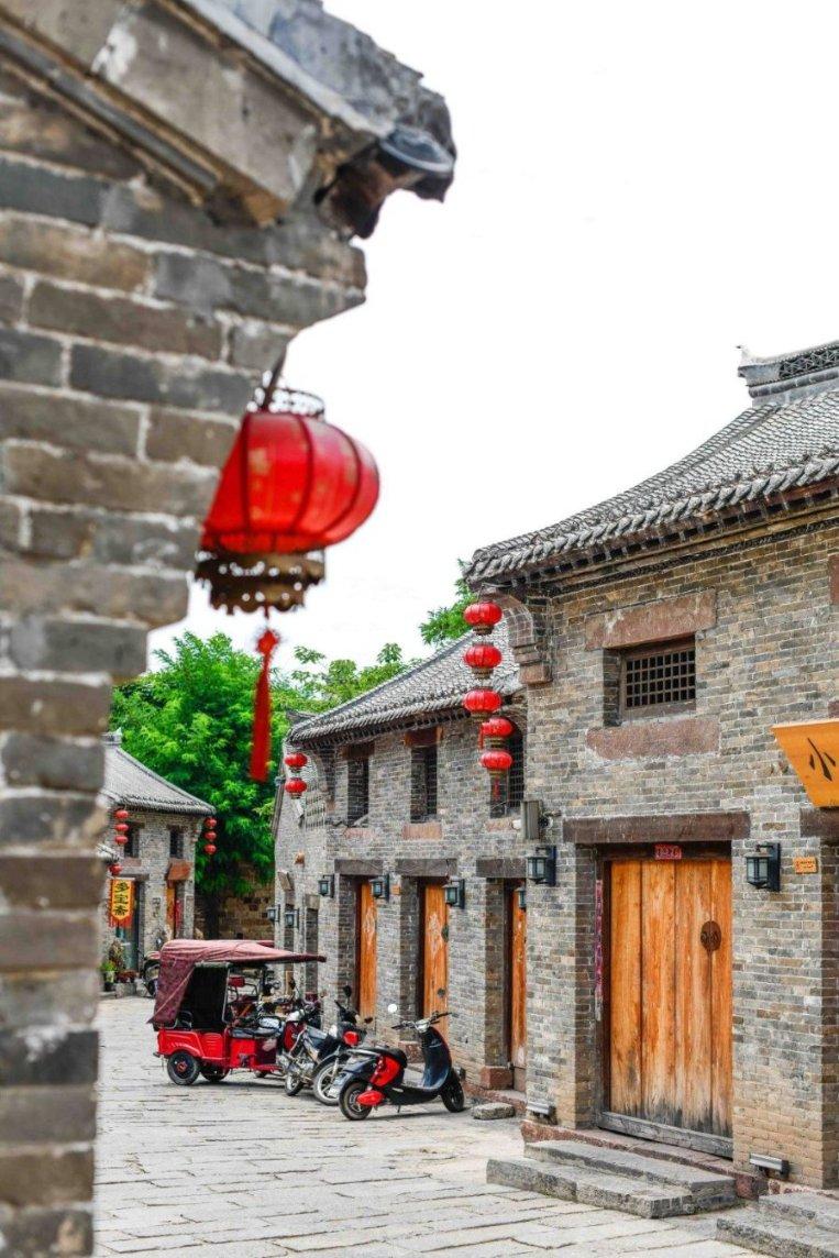 人民建议直通车 | 大学生回家养猪？听听这位书记怎么说